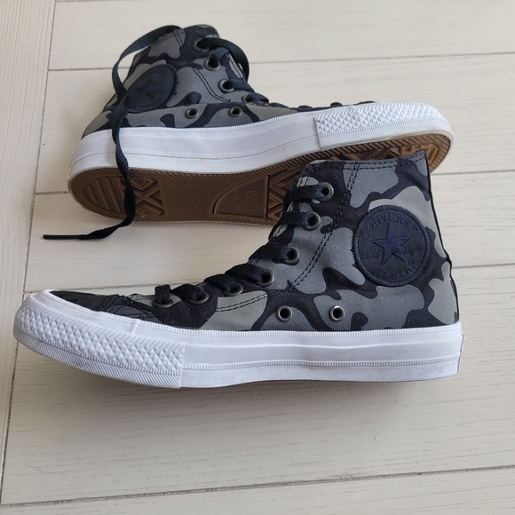 Converse Shoes - Converse Camo Chuck Taylor II camo men 5 women 7